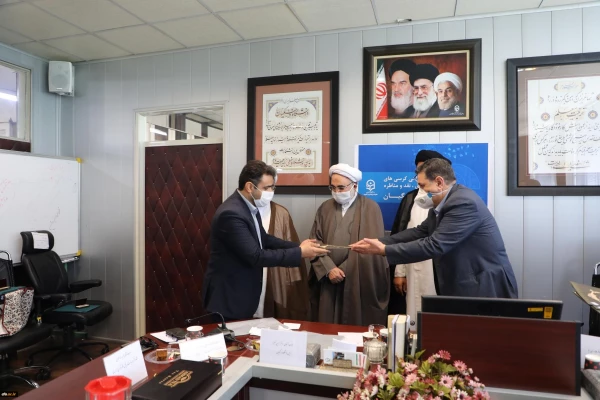 به سیر صعودی و چشم گیر برگزاری کرسی های نظریه پردازی، نقد و مناظره در سال 1398 در سراسر کشور اشاره کرد
 5