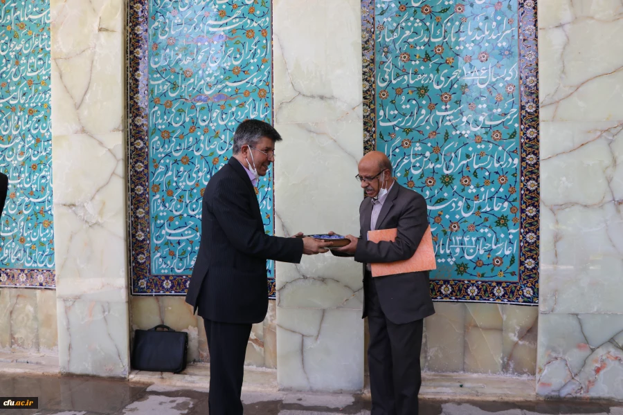 حضور مسئولین و اساتید دانشگاه فرهنگیان اصفهان در آرامگاه صائب  5