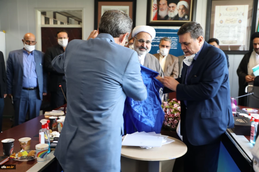 تدوین برنامه جامع توانمندسازی پژوهشی اعضاء هیات علمی اقدام بسیار ارزشمندی است و امیدواریم در ارتقاء شاخص علمی دانشگاه موثر واقع شود 10