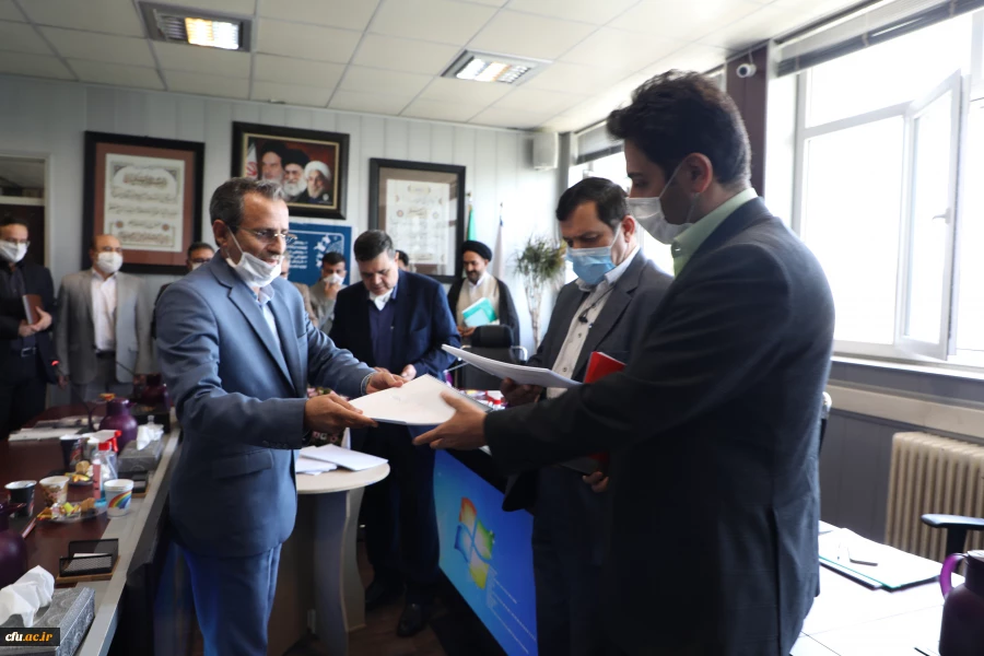 تدوین برنامه جامع توانمندسازی پژوهشی اعضاء هیات علمی اقدام بسیار ارزشمندی است و امیدواریم در ارتقاء شاخص علمی دانشگاه موثر واقع شود 11