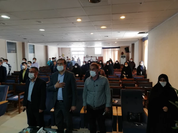 صداقت رزمندگان، رمز پیروزی آزادسازی شهر مهران بود
 2