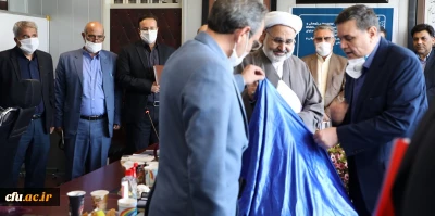 دکتر خنیفر در جلسه رونمایی از برنامه جامع توانمندسازی پژوهشی:

تدوین برنامه جامع توانمندسازی پژوهشی اعضاء هیات علمی اقدام بسیار ارزشمندی است و امیدواریم در ارتقاء شاخص علمی دانشگاه موثر واقع شود