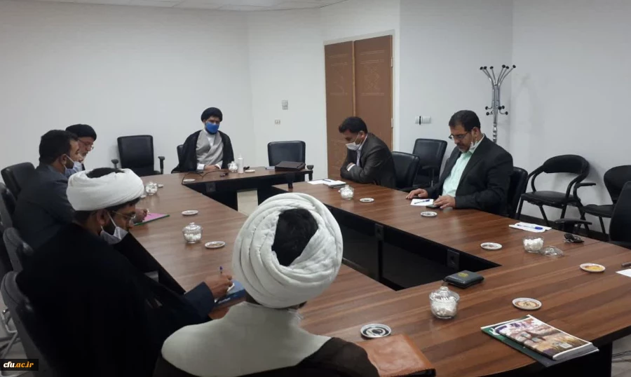 جلسه هماهنگی با آیت الله میرباقری در جهت تبدیل بیانیه گام دوم انقلاب به سرفصل های ساعات فرهنگی 4