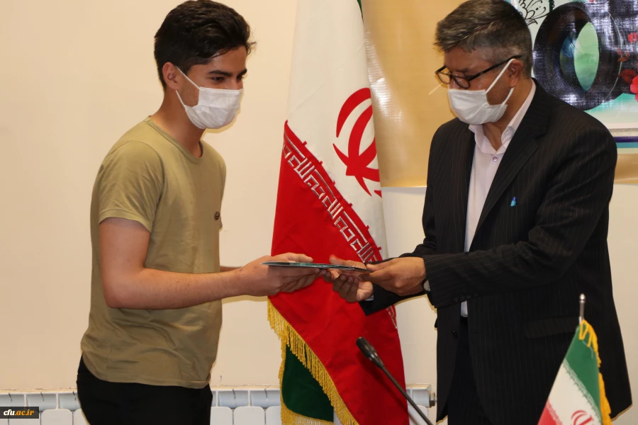 نشست خبری رئیس دانشگاه فرهنگیان استان اصفهان و آیین تجلیل از خبرنگاران 11