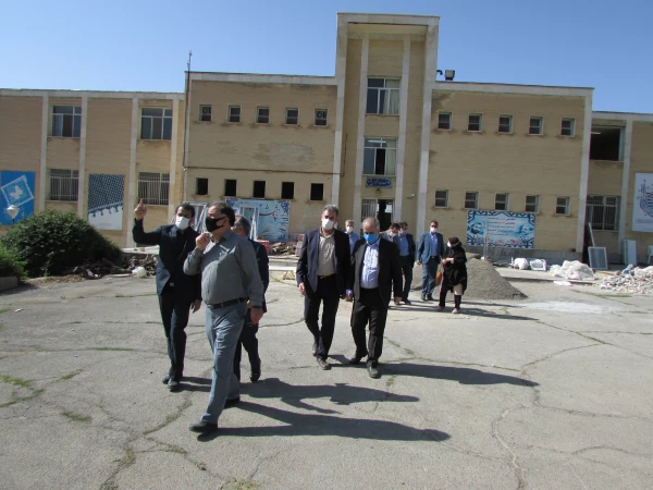 از روند ساخت و ساز و تعمیرات در پردیس حضرت زینب کبری(س) بازدید کرد
 8