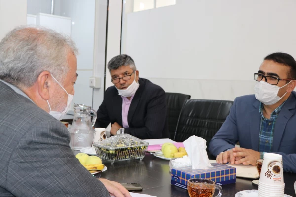 نشست رئیس دانشگاه فرهنگیان استان اصفهان با رئیس مجمع نمایندگان استان اصفهان 4