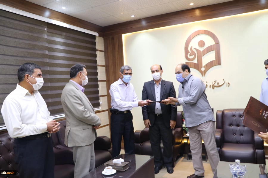 مراسم تجلیل از آزادگان سرافراز دانشگاه فرهنگیان استان فارس برگزار شد. 5
