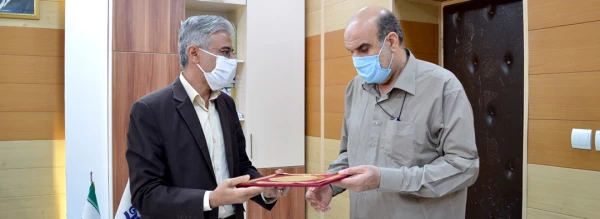 تجلیل و تقدیر از استاد هیأت علمی استان خوزستان