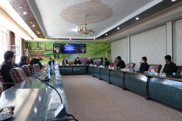 مراسم تکریم و معارفه مسئولین بسیج دانشجویی پردیس ها و مراکز دانشگاه فرهنگیان استان اصفهان انجام شد 3