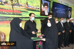 مراسم تکریم و معارفه مسئولین بسیج دانشجویی پردیس ها و مراکز دانشگاه فرهنگیان استان اصفهان انجام شد 7