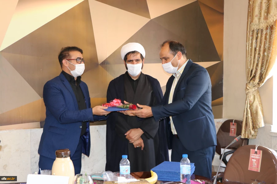 تجلیل و تقدیر از کارمندان پردیس ها و مراکز دانشگاه فرهنگیان استان اصفهان 12