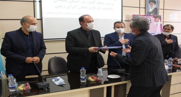 اولین موزه اسناد و مفاخر تربیت معلم کشور در دانشگاه فرهنگیان استان همدان

 4