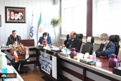 دکتر خنیفر در جلسه ویدیو کنفرانس با مدیران استانی دانشگاه:

کارورزی وزنه مهارتی تربیت معلم و گذرنامه ورود به حرفه معلمی است