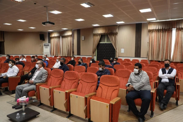 نشست مقابله همه جانبه با بیماری کرونا  برگزار شد 4