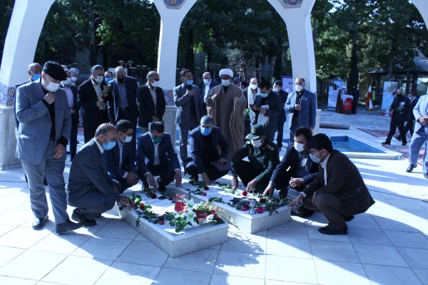 دفاع مقدس یک دانشگاه بود 6