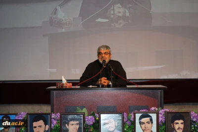 سردار نوعی اقدم در جلسه تخصصی بسیج اساتید دانشگاه فرهنگیان:

ادبیات فاخر جهاد و حماسه و شهادت را درقلب  معلمان و دانش آموزان جای دهید