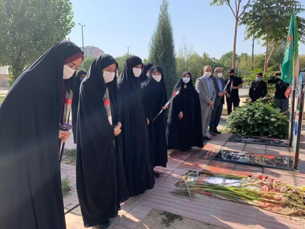 مراسم تجدید میثاق با آرمان های شهدا در دانشگاه فرهنگیان استان مرکزی برگزار شد
 2