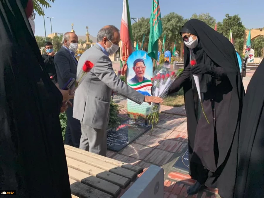 مراسم تجدید میثاق با آرمان های شهدا در دانشگاه فرهنگیان استان مرکزی برگزار شد
 4