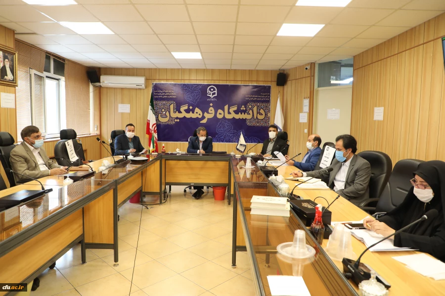 داشتن پژوهشگر خلاق و نوآور به حمایت مادی و معنوی ممتاز و ویژه نیاز دارد  5