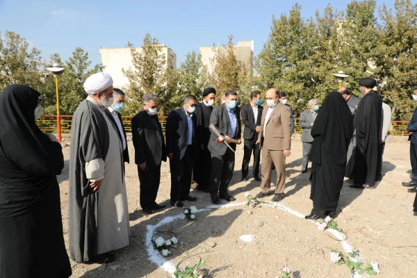 کلنگ احداث مسجد سپهبد شهید حاج قاسم سلیمانی در پردیس نسیبه استان تهران به زمین زده شد 3