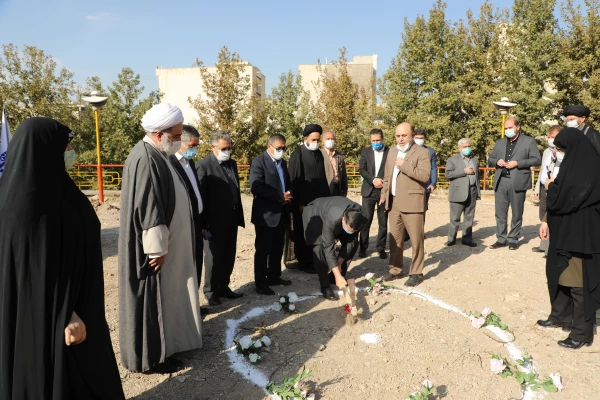 کلنگ احداث مسجد سپهبد شهید حاج قاسم سلیمانی در پردیس نسیبه استان تهران به زمین زده شد 7