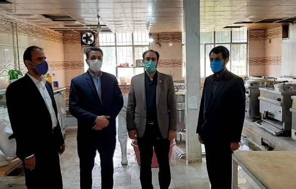 توزیع کمکهای مومنانه موکب شهدای تربیت معلم دانشگاه فرهنگیان کرمانشاه بمناسبت اربعین حسینی 5