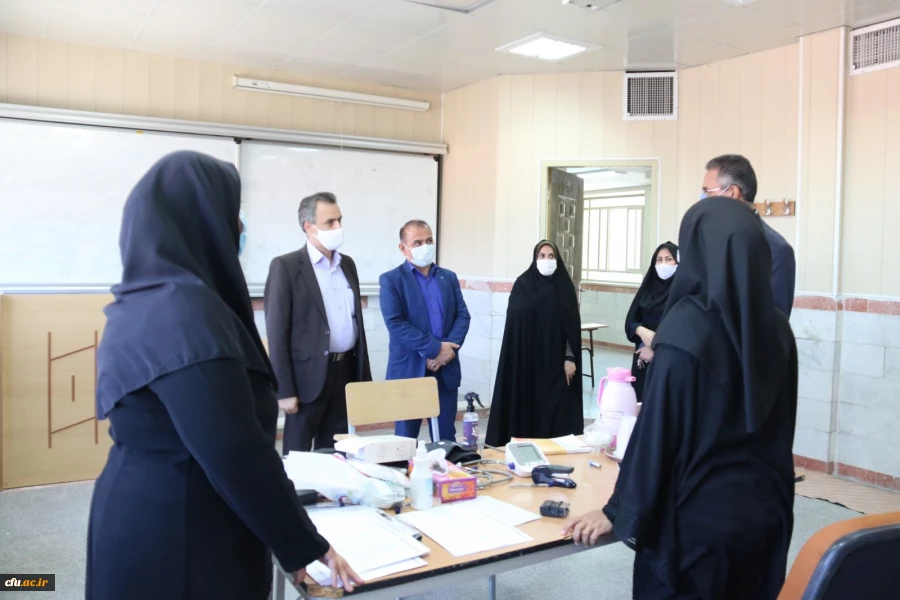 بازدید مدیر امور پردیس های استان یزد از روند برگزاری مصاحبه داوطلبان ورود به دانشگاه فرهنگیان 5