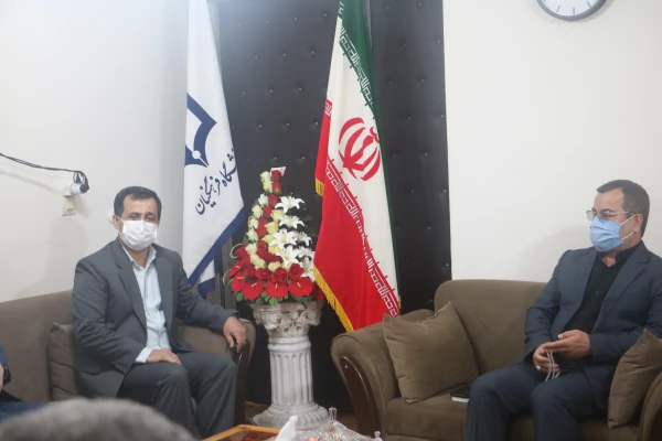 نشست صمیمی احمدی نمایند مردم رشت با سرپرست دانشگاه فرهنگیان گیلان 4