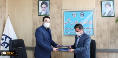 دکتر حمیدرضا مشهدی در جلسه انعقاد تفاهم نامه همکاری مشترک با جهاد دانشگاهی استان:

به دنبال تفاهم نامه نمادین نیستیم : هدف دانشگاه، اصلاح سبک زندگی دانشجو معلمان به سوی سبک اسلامی – ایرانی است.