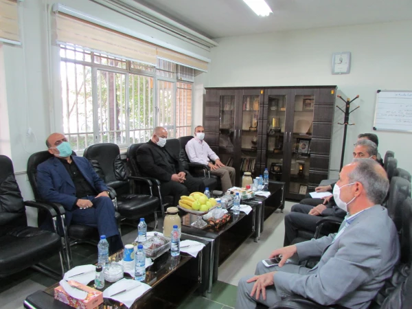 نشست سرپرست دانشگاه فرهنگیان استان مرکزی با نماینده مردم شهر اراک در شورای اسلامی
 8