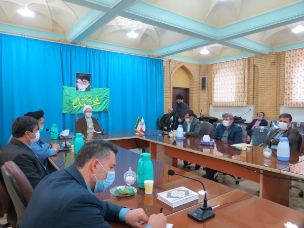 نماینده ولی فقیه در دیدار با اساتید و مسؤلین دانشگاه فرهنگیان گیلان : حضور رهبر معظم در دانشگاه فرهنگیان نشانگر اهمّیّت ویژه و جایگاه فرهنگیان در نزد ایشان است. 4