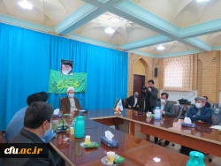 نماینده ولی فقیه در دیدار با اساتید و مسؤلین دانشگاه فرهنگیان گیلان : حضور رهبر معظم در دانشگاه فرهنگیان نشانگر اهمّیّت ویژه و جایگاه فرهنگیان در نزد ایشان است. 3