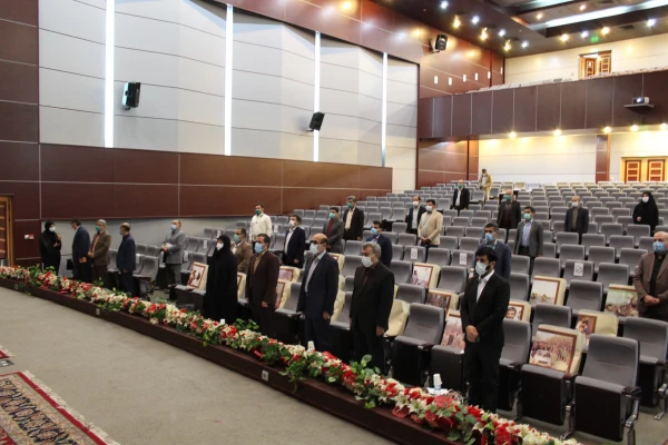 معلمی که از این دانشگاه، دانش آموخته می شود معادلی در دانشگاه های دیگر ندارد. 10