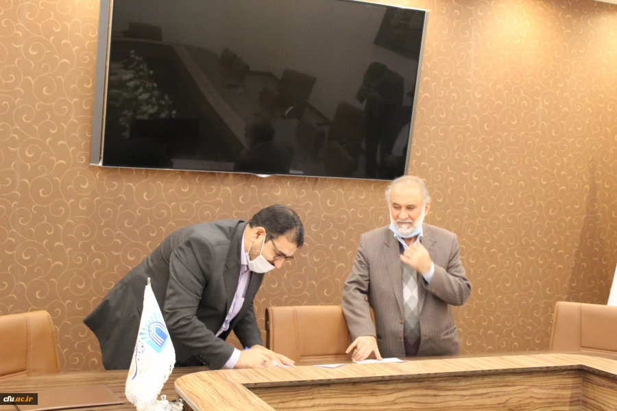 امضاء تفاهم نامه همکاری فی مابین دانشگاه فرهنگیان استان قم و موسسه نور المجتبی 3