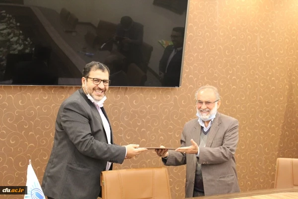 امضاء تفاهم نامه همکاری فی مابین دانشگاه فرهنگیان استان قم و موسسه نور المجتبی 5