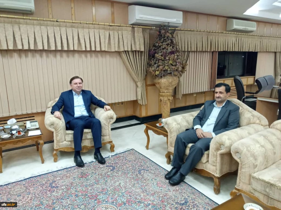 نشست  دکتر صفری سرپرست پردیس های استان گیلان با استاندارگیلان جهت توسعه فضای آموزشی 2