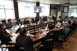 معلم، نجات دهنده انسان است.
 6