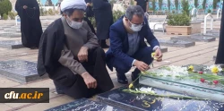 ادای احترام دکتر طاهری نیا به مقام شامخ شهید سلیمانی و دیگر شهدای کرمان
 2