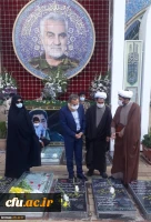 ادای احترام دکتر طاهری نیا به مقام شامخ شهید سلیمانی و دیگر شهدای کرمان
 4