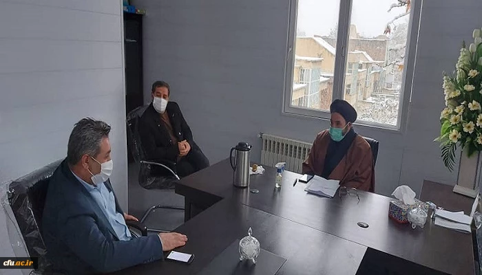 دکتر علی محمودلو سرپرست دانشگاه فرهنگیان استان آذربایجان غربی با آقای سید سلمان ذاکر رئیس مجمع نمایندگان استان  دیدار و گفتگو کرد 2