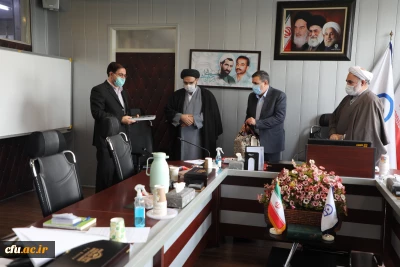 در مراسم تودیع صورت گرفت:

قدردانی از زحمات مشاور رئیس دانشگاه فرهنگیان در امور مجلس