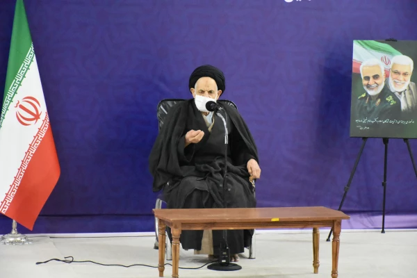 دیدار سرپرست دانشگاه فرهنگیان استان به همراه جمعی از دانشجویان با نماینده محترم ولی فقیه در استان 3