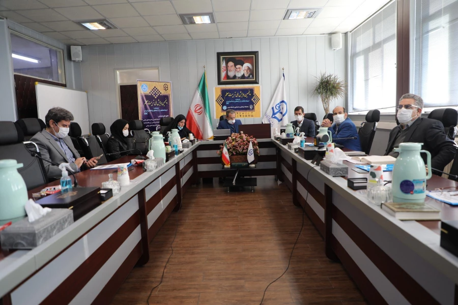 کسب مرجعیت علمی با بهره مندی از تجارب ارزشمند استادان و مدیران سایر دانشگاه ها 3