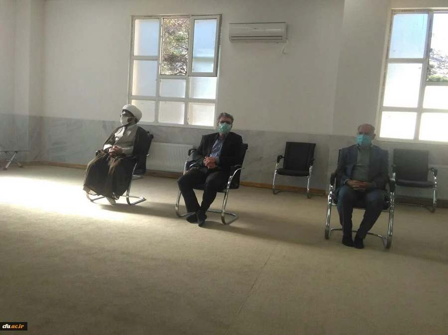 نشست تعاملی مسئولین دانشگاه فرهنگیان لرستان با نماینده ولی فقیه در استان و امام جمعه خرم آباد برگزار شد. 5