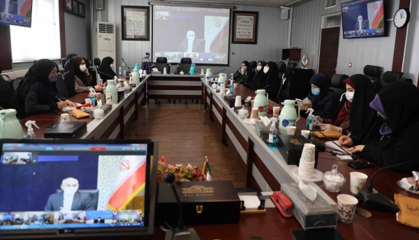 دانشگاه فرهنگیان گلوگاه خروج زنان و مادران آینده ساز کشور است / اهتمام مسئولان به تربیت اقتصادی و آموزش مهارت های هنری دانشجو معلمان دختر ضروری است. 17