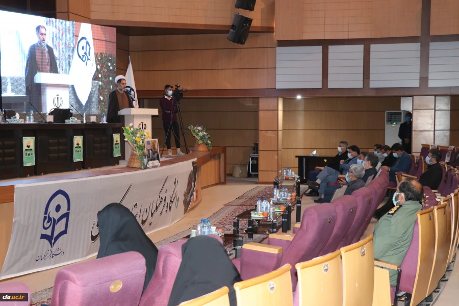 هدف این است که بتوانیم شهید سلیمانی را به عنوان یک الگو برای نسل آینده دانش اموزان و دانشجویان و معلمان معرفی کنیم 3