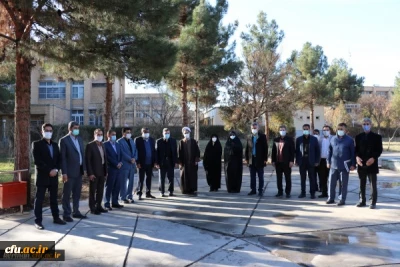 ادای احترام دکتر خنیفر به شهدای گمنام دانشگاه فرهنگیان کرمان