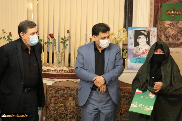 دیدار رئیس دانشگاه فرهنگیان کشور با خانواده شهید محسن برهانی 3