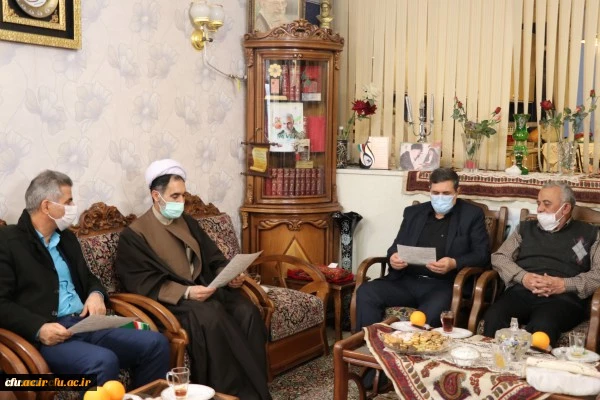 دیدار رئیس دانشگاه فرهنگیان کشور با خانواده شهید محسن برهانی 9