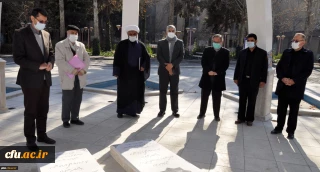 به مناسبت سالگرد شهادت سردار سلیمانی و ابو مهدی المهندس برگزار شد؛

آیین عطرافشانی، غبارروبی و ادای احترام به شهدای گمنام مدفون در پردیس شهید بهشتی مشهد